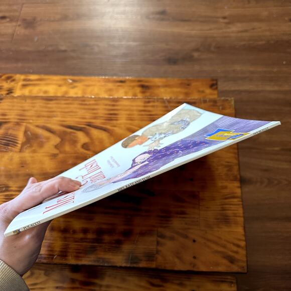 PJ Library Mrs. Katz And Tush Jewish Paperback Book - Picture 9 of 9